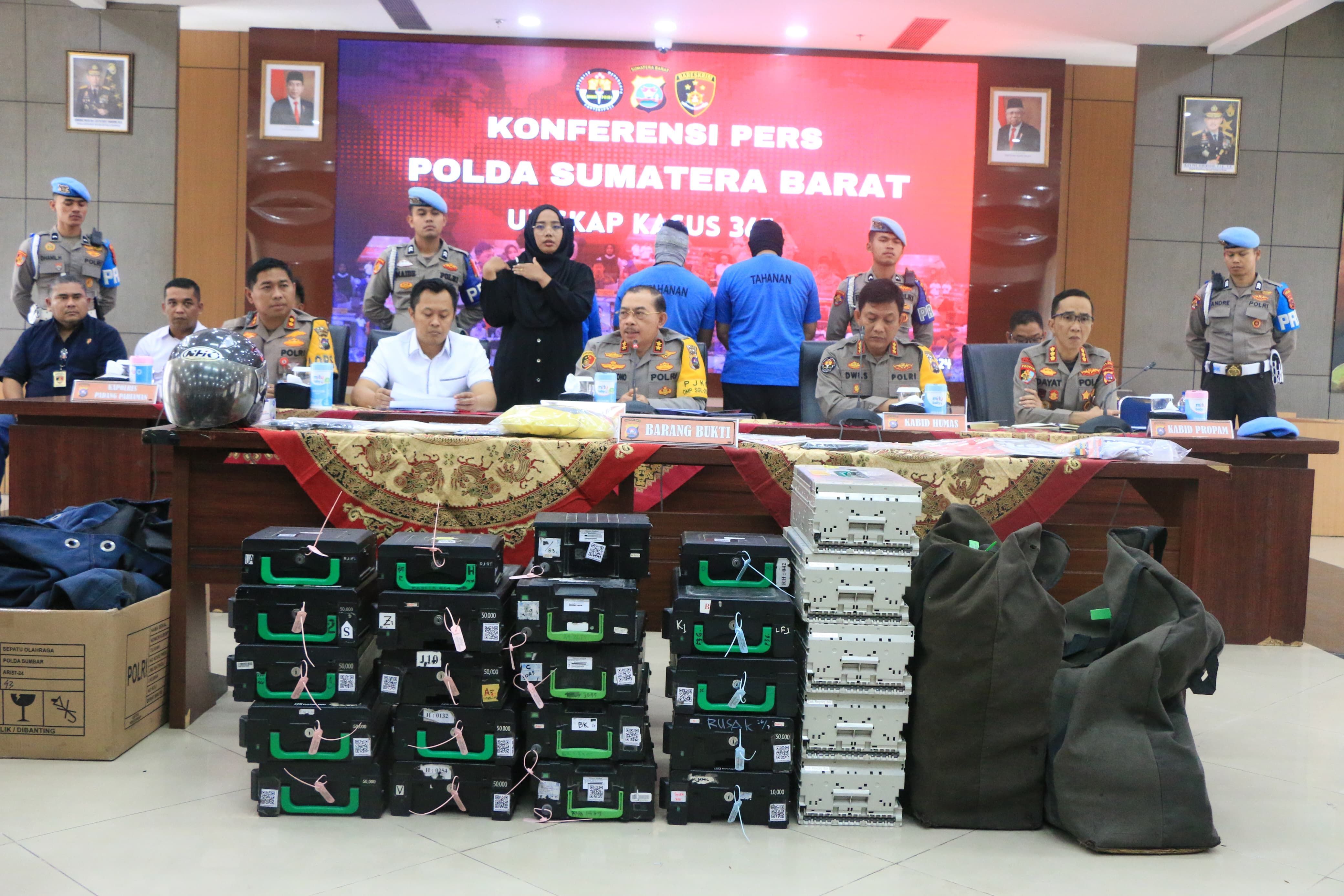 Terungkap! Ternyata Ini Motif 2 Polisi di Sumbar Rampok Mobil Pengangkut Uang ATM