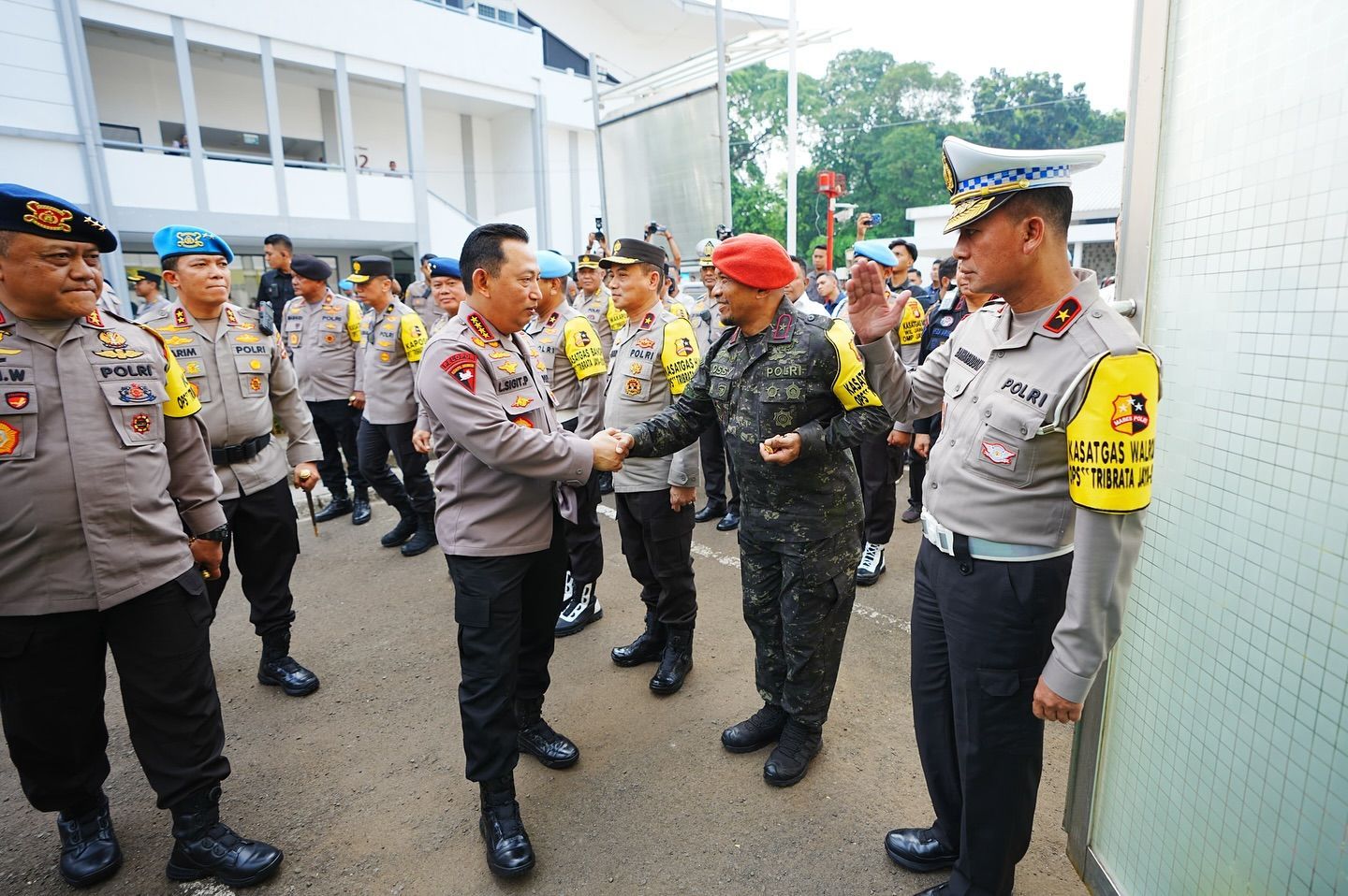 Kapolri-Panglima TNI Turun Langsung, Tinjau Kesiapan Pengamanan Misa Agung di GBK