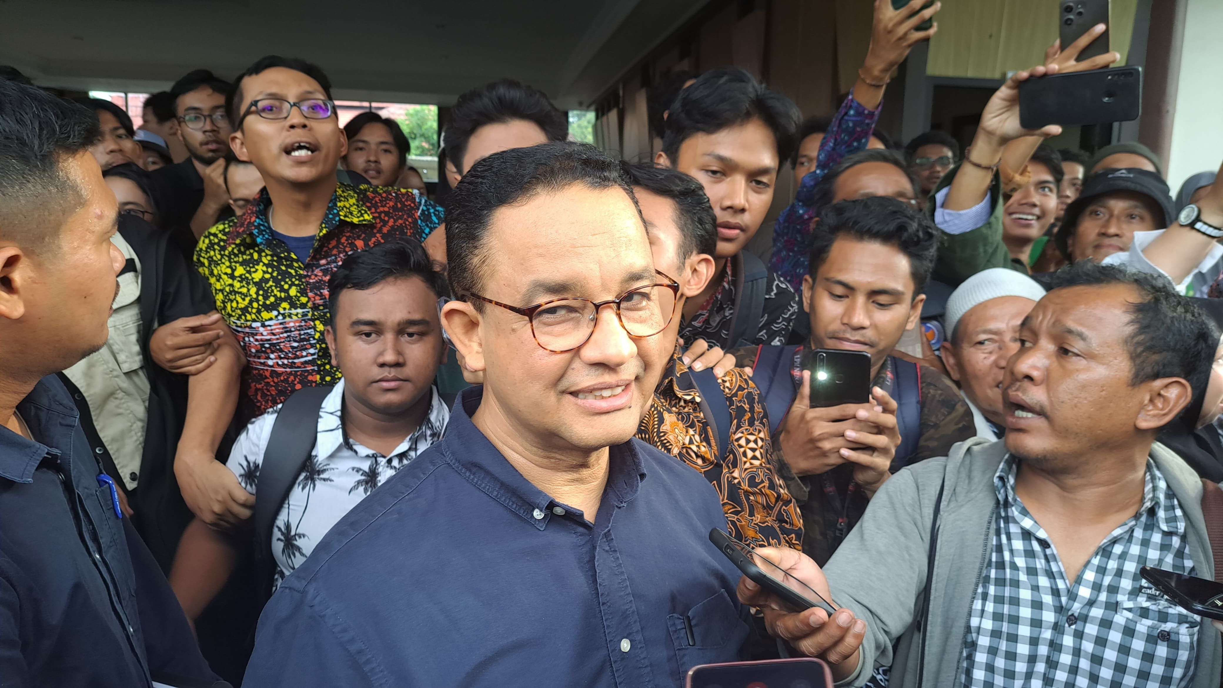 Respon Anies Baswedan Soal Gerakan 'Anak Abah' Coblos Tiga Paslon