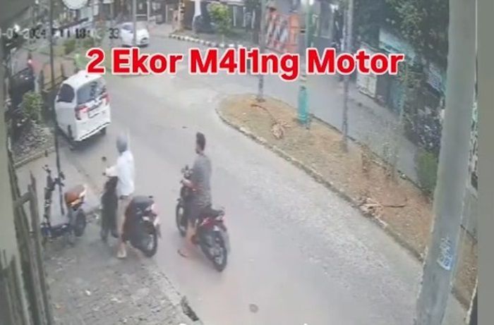 Viral Aksi 2 Pria Gasak Motor Karyawan Laundry Tangsel, Wajah Pelaku Terekam Jelas!
