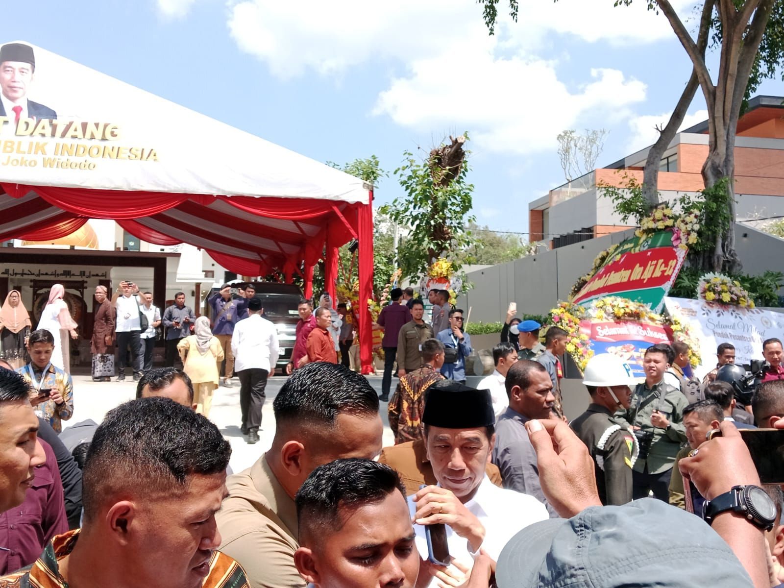 Sebelum Masa Jabatan Habis, Presiden Jokowi Sambangi Ponpes Gus Miftah di Yogyakarta untuk Bertemu 50 Ulama Muda Se-Jawa