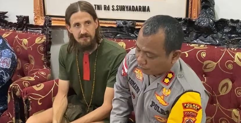 7 Fakta Pilot Susi Air Dibebaskan Setelah 19 Bulan Disandera KKB di Papua