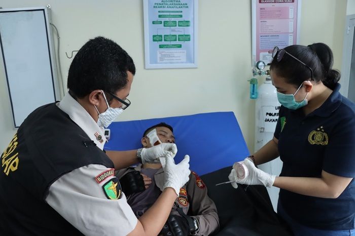 Lagi! 2 Polisi Disiram Air Keras Saat Bubarkan Tawuran di Jakbar, 3 Pelaku Ditangkap!
