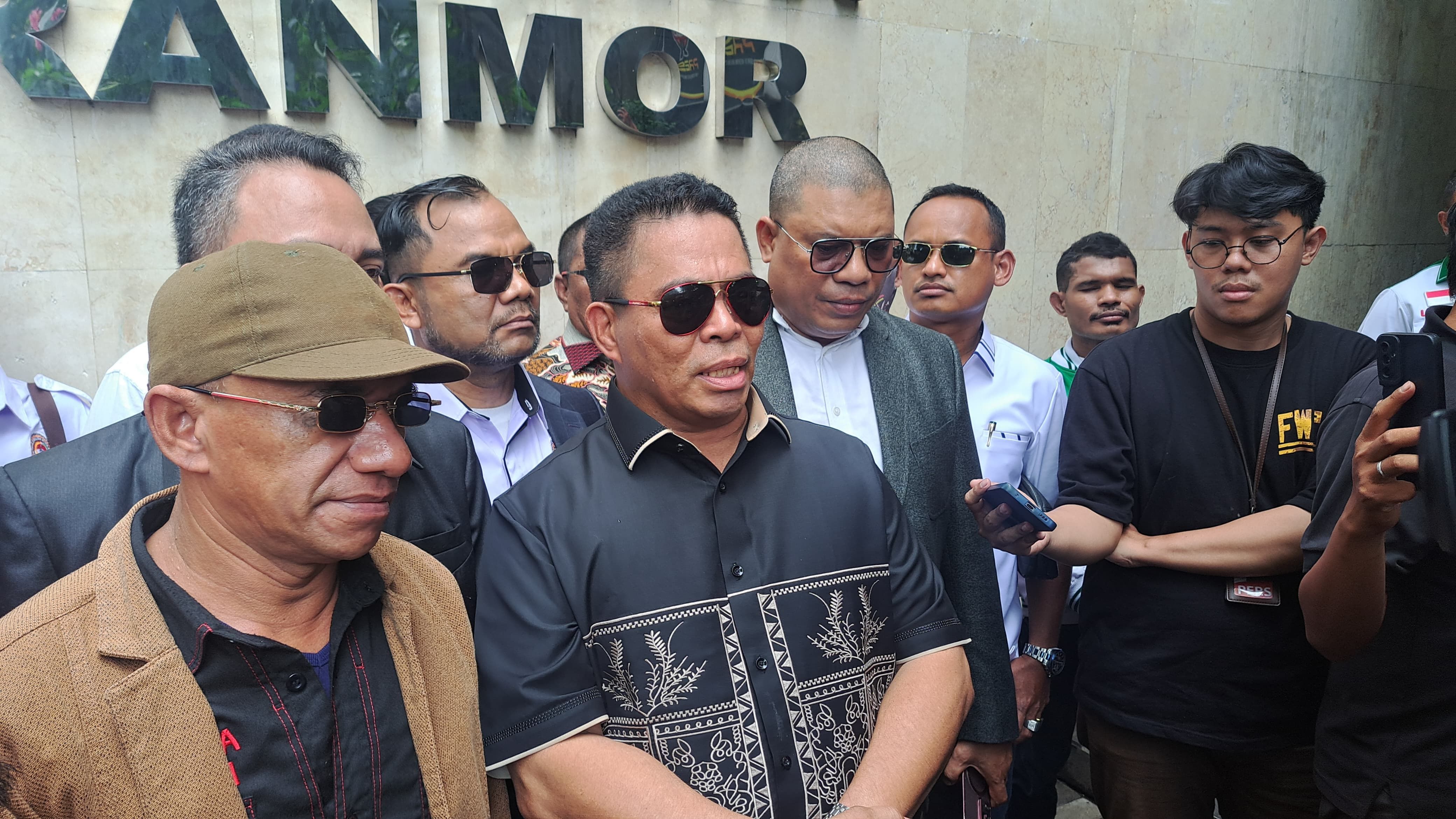 Diperiksa Soal Pengeroyokan Stafsus Arsjad Rasjid, Umar Kei Datangi Polda Metro