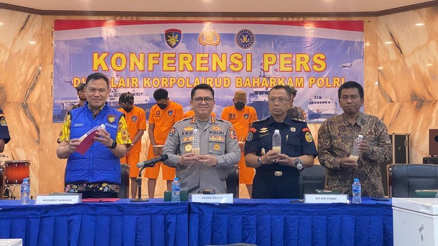 Baharkam Polri Tangkap 4 Penyelundup 134 Ribu Baby Lobster, Negara Dirugikan Rp32,8 M!