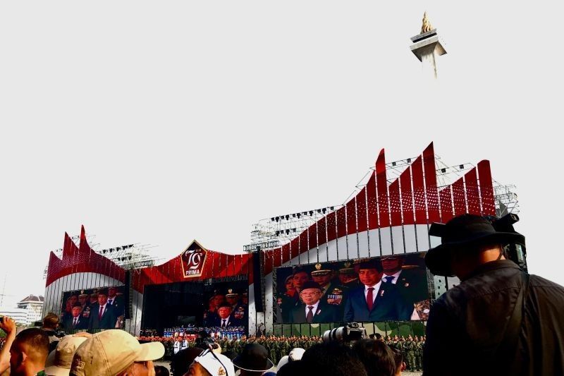 Presiden Jokowi Pimpin Upacara Peringatan HUT TNI Ke-79 di Monas