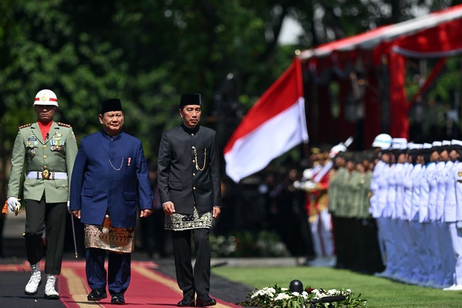 Didampingi Presiden Prabowo Subianto ke Bandara Halim Perdanakusuma, Jokowi Pulang ke Solo