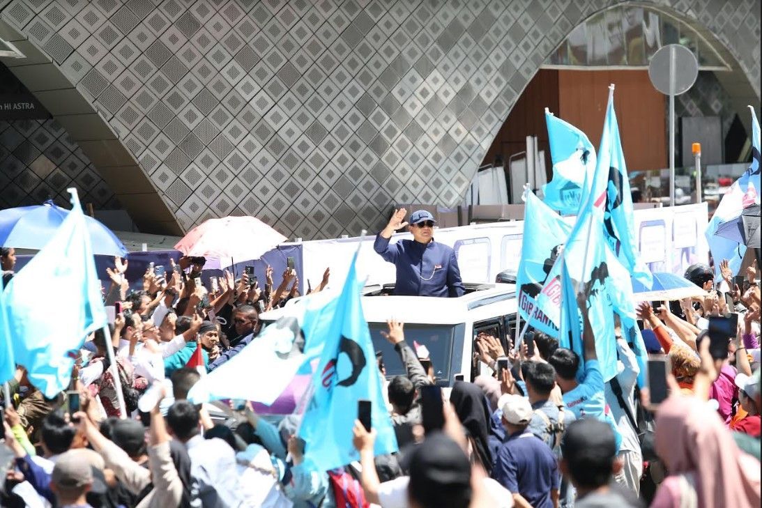 Momen Prabowo-Gibran Sapa Masyarakat usai Dilantik Sebagai Presiden dan Wakil Presiden