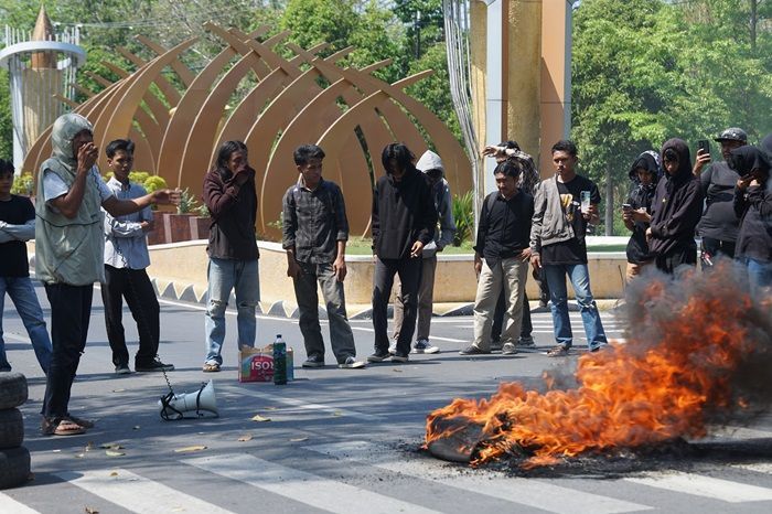 Miliki Utang 16 Milyar Diduga Perparah Tingginya Inflasi, Mahasiswa Gelar Unjuk Rasa di Kantor Walikota Parepare