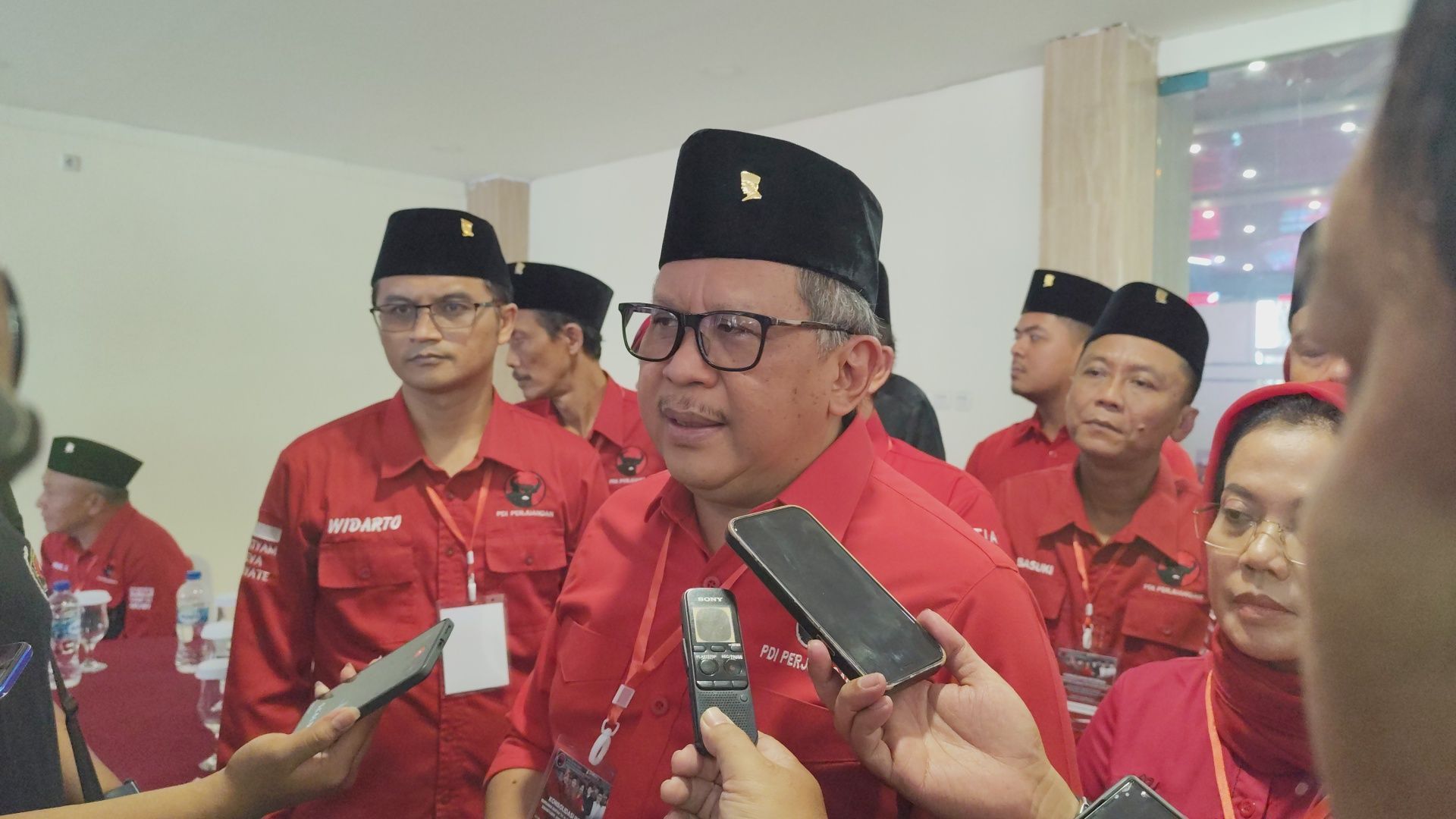 Hakim Tolak Gugatan Praperadilan, Status Tersangka Hasto Kristiyanto Sah 