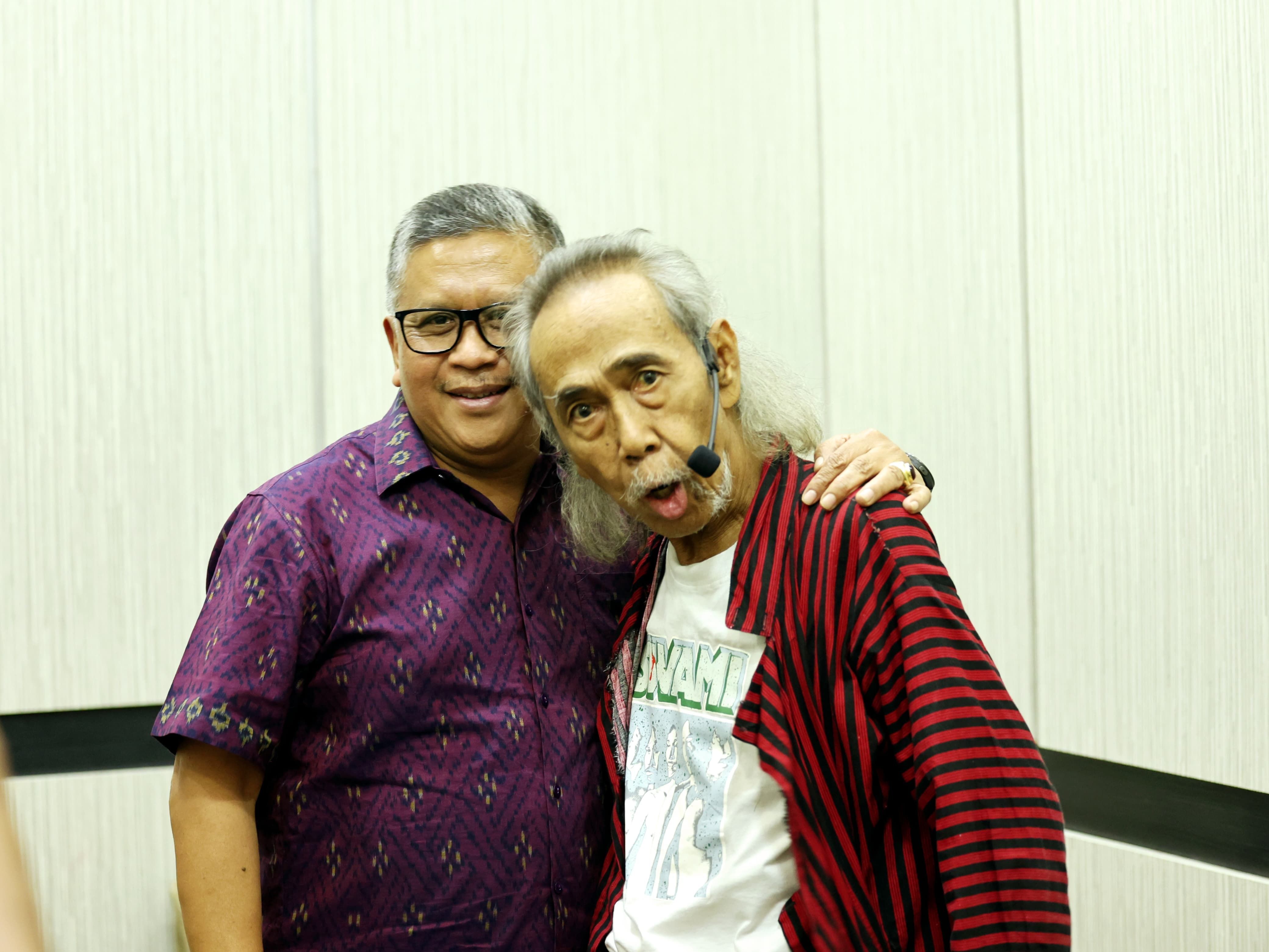 Rayakan 48 Tahun Berkarya, Sekjen PDIP Tonton Konser Sawung Jabo: Dia itu Seorang Maestro