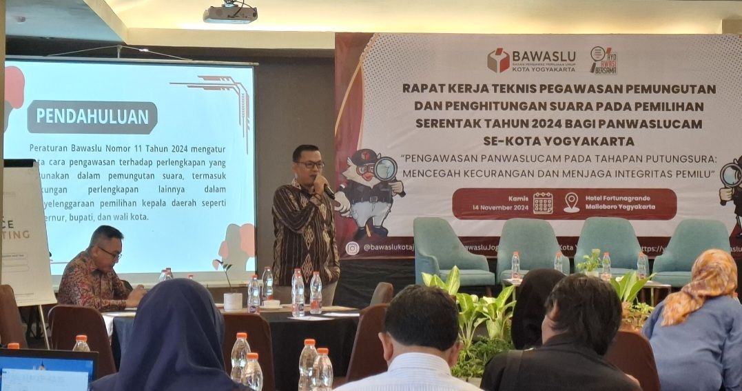 H-13 Pilkada 2024, Bawaslu Kota Yogyakarta Bekali Panwascam Mengenai Pembekalan Logistik Surat Suara