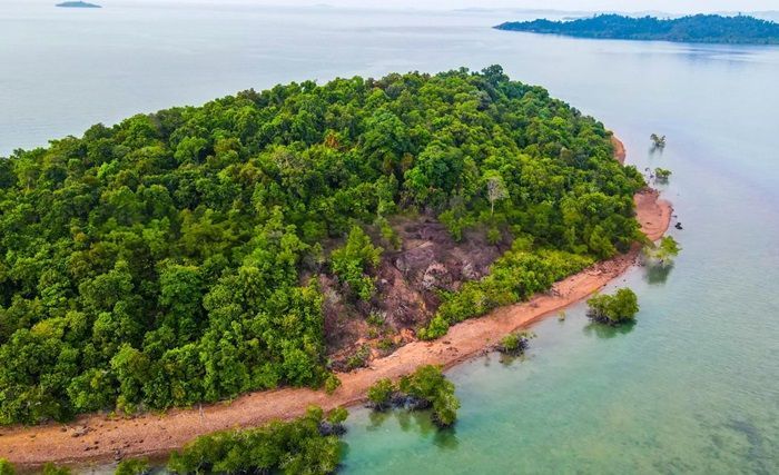 Viral! Pulau di Selat Singapura Dijual Rp 12 Miliar, Netizen: COD atau Paylater?