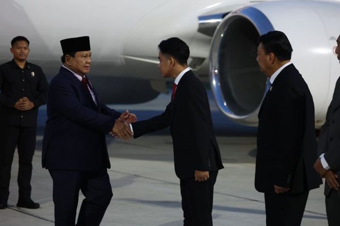 Momen Presiden Prabowo Tiba di RI dan Disambut Wapres Gibran: Selamat Datang Kembali Pak