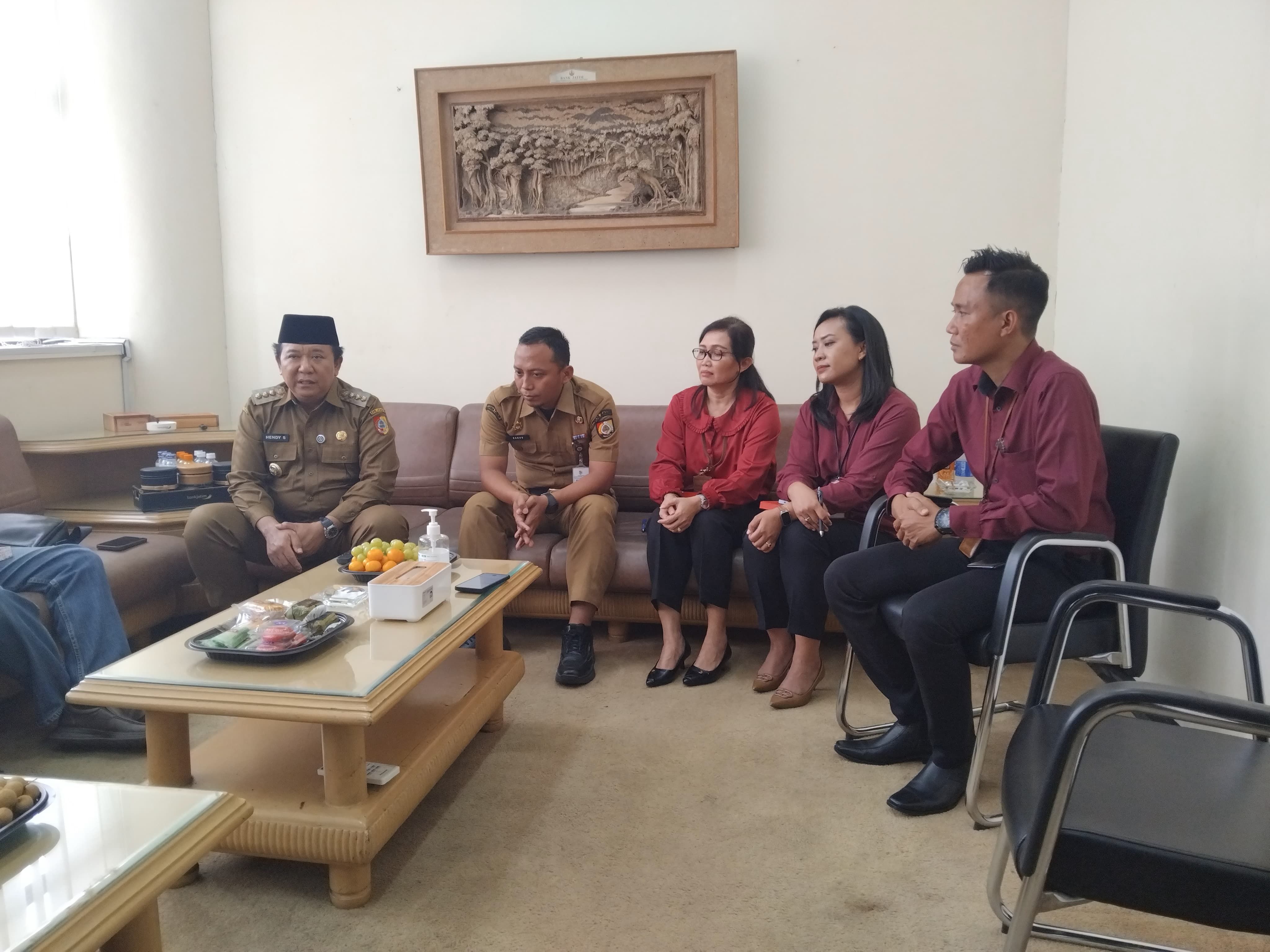 Pasca Cuti Bupati Hendy Datangi Bank Jatim, Pastikan 21 Ribu Lebih Insentif Guru Ngaji Cair