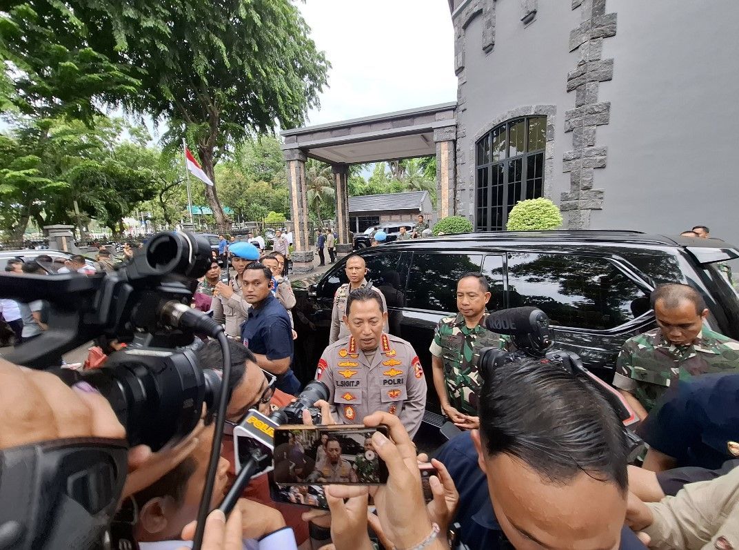 Pantau Situasi Bareng Panglima TNI-Menko Polhukam, Kapolri Pastikan Pilkada Sejauh Ini Masih Aman