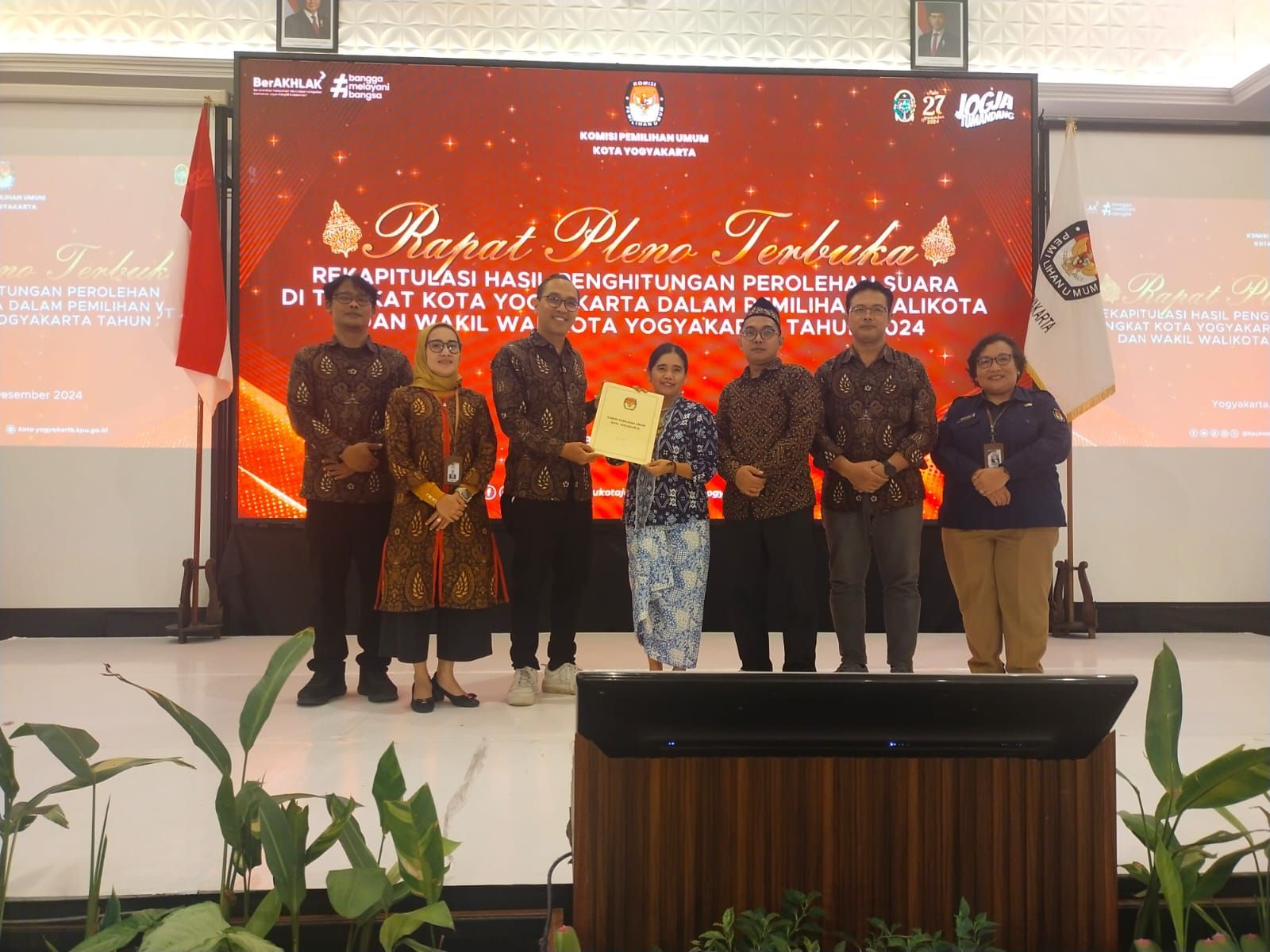 SAH! Hasto - Wawan Menangkan Pilkada Kota Jogja 2024, Begini Rincian Hasil Rekapitulasi oleh KPU