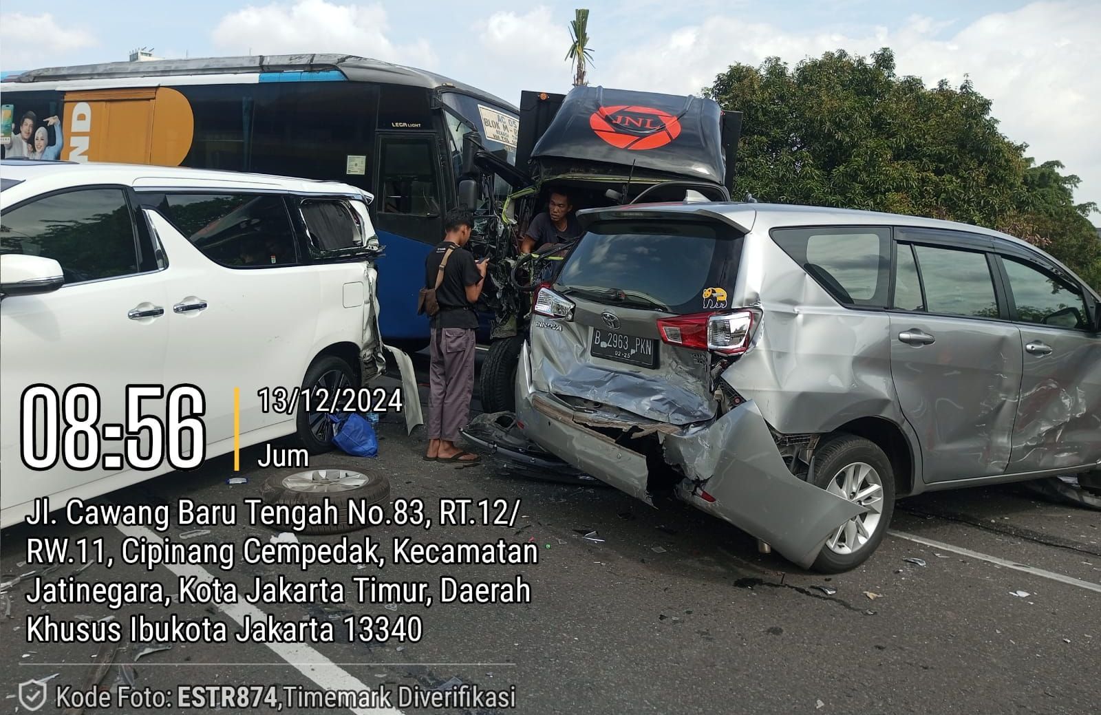 Kecelakaan Beruntun 6 Kendaraan di Tol Dalam Kota, 3 Orang Jadi Korban