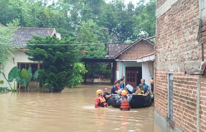 Akses Ponorogo-Trenggalek Putus akibat Banjir, Pemukiman Warga hingga Fasilitas Umum Terendam