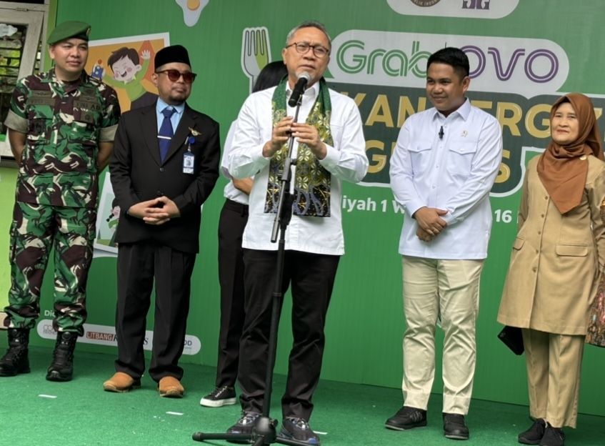 Tinjau Uji Coba Makan Bergizi Gratis di SD Kulon Progo, Zulhas: Saya Senang Muhammadiyah Dirangkul