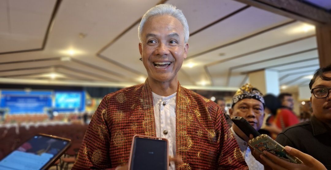 Respons Ganjar Pranowo Soal Pemecatan Jokowi: Ikuti Aturan dan Perintah