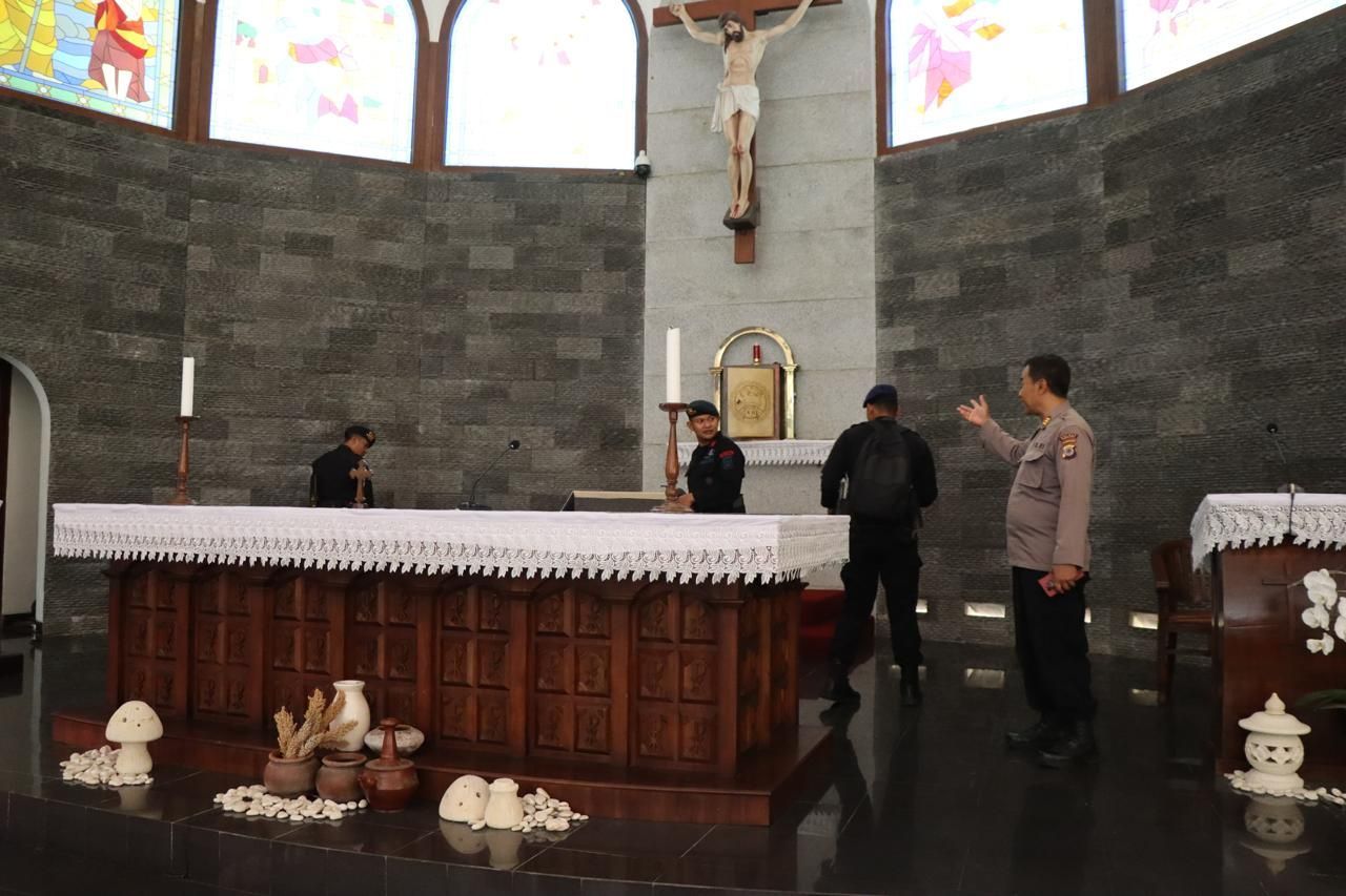Sterilisasi Gereja, Polda DIY Pastikan Keamanan Perayaan Natal 2024 Terjaga