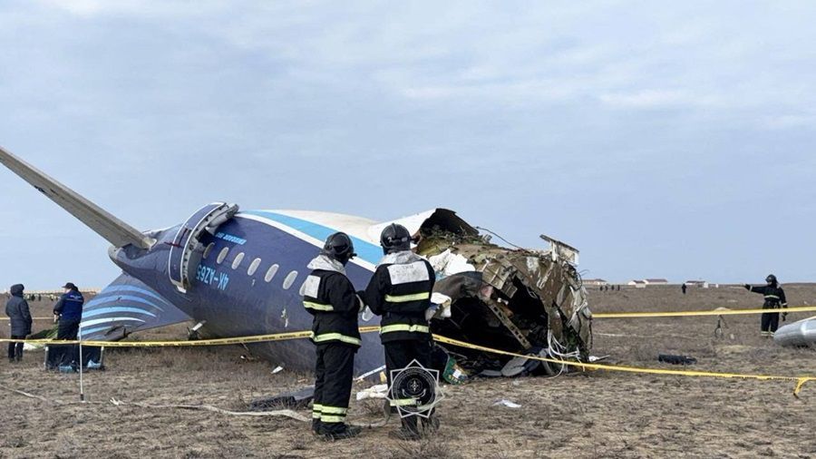 Kronologi Pesawat Azerbaijan Airlines Jatuh di Kazakhstan: 38 Orang Tewas!