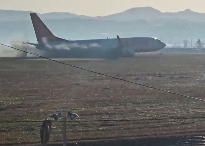Detik-Detik Kecelakaan Pesawat Jeju Air di Korsel: Saksi Mata Ungkap Ledakan dan Asap