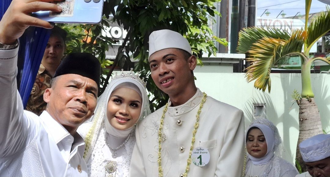 Jadi Saksi Nikah Bareng di Yogya, Menteri Wihaji Beri Wejangan Ini ke Para Catin