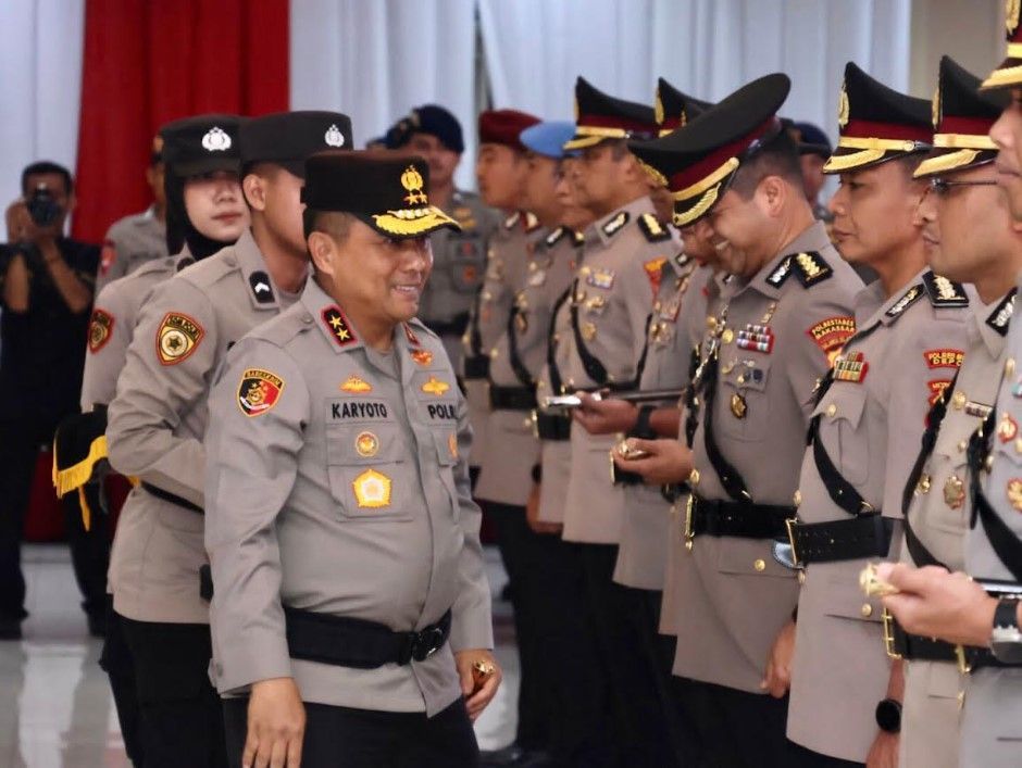 Kapolda Metro Pimpin Sertijab 9 Anggota, Kabid Propam hingga Dir Narkoba Resmi Berganti