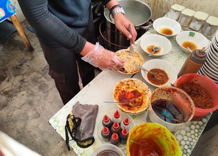 Harga Cabai Tinggi, Penjual Mie Ayam Cari Putar Otak Jaga Cita Rasa Pedas