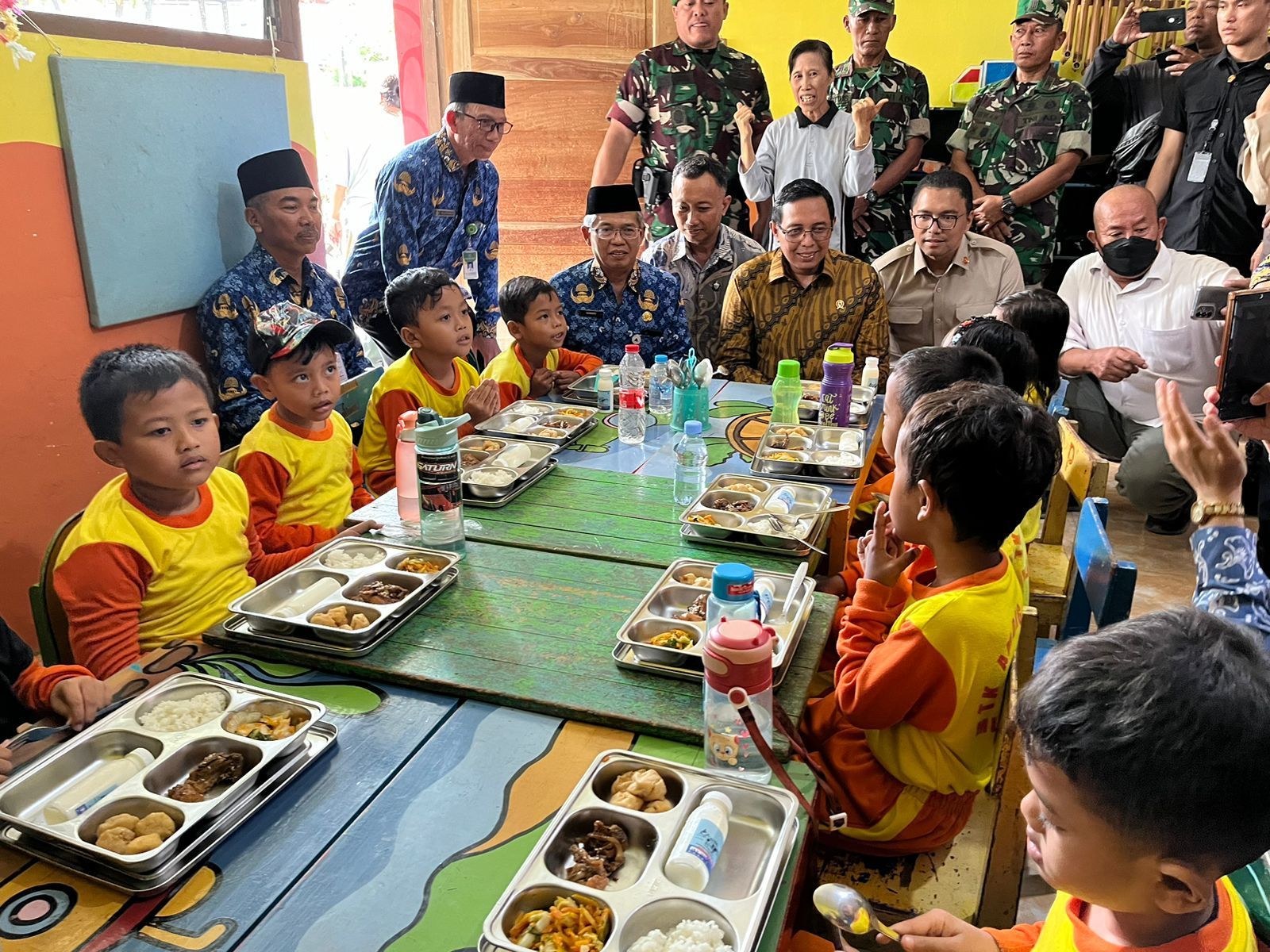 Istana Apresiasi Makan Bergizi Gratis di SD Sleman: Anak-Anak Lahab Makan