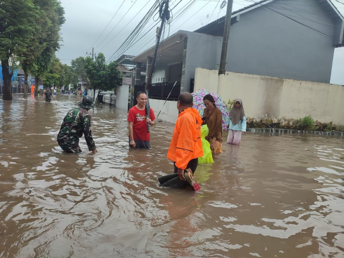 Hujan Deras Picu Banjir di Jember, Ratusan Rumah Terendam