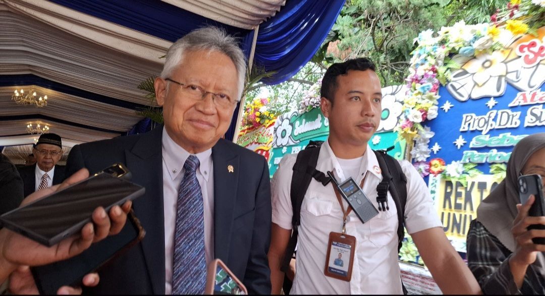 Perguruan Tinggi Kelola Tambang : Mendikti Satryo 