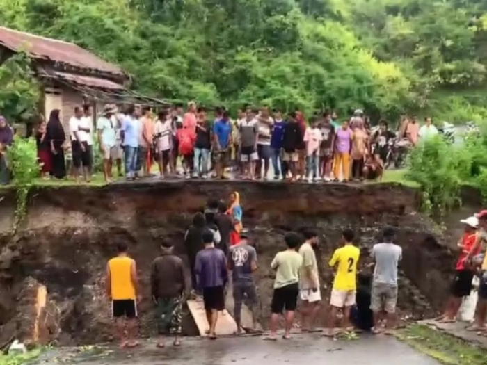 6 Warga Hilang Akibat Banjir Bandang Terjang Bima
