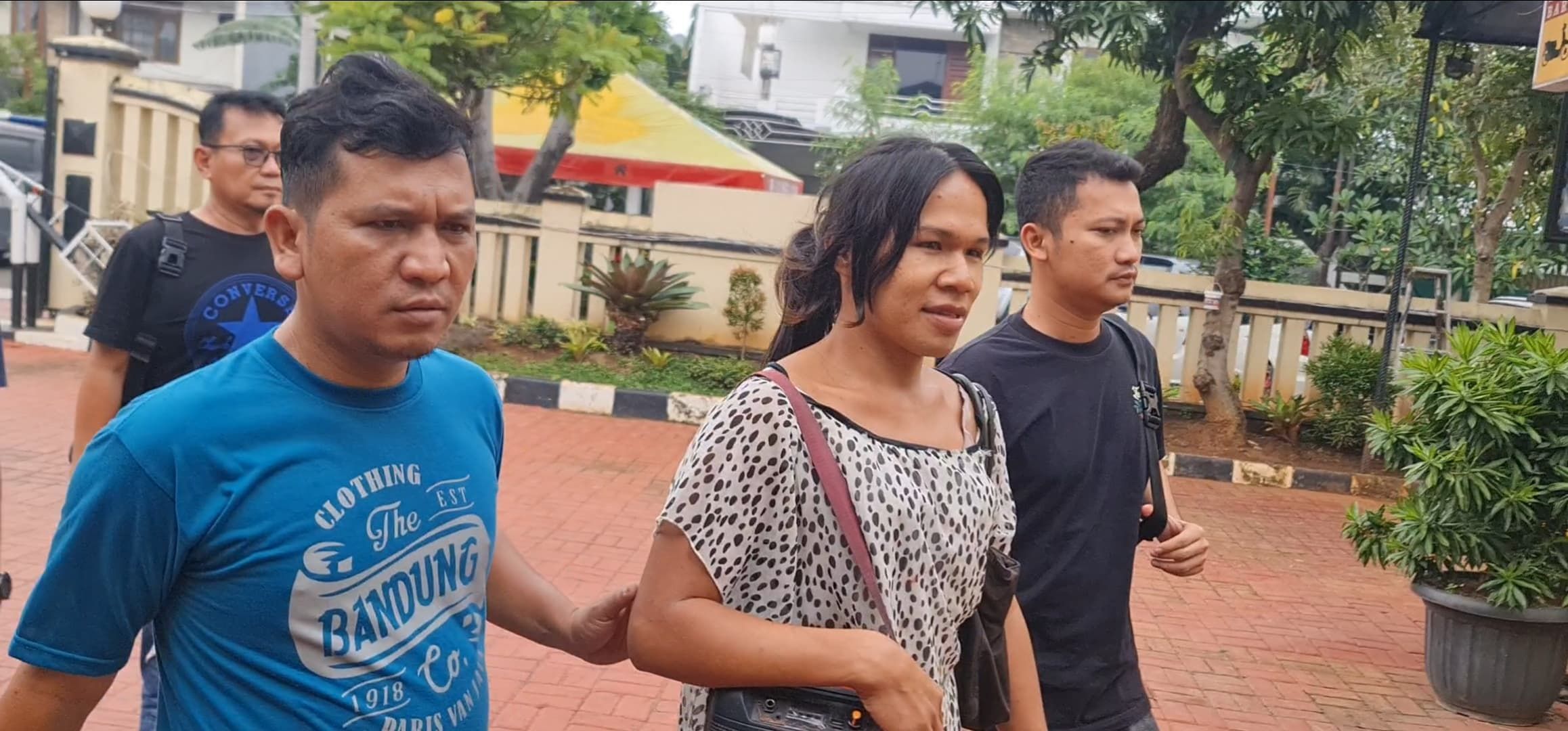  Chika, Waria Viral Ngamuk Usai Diberi Rp 1.000 Saat Ngemis di Klinik Jakbar Kini Diamankan Polisi