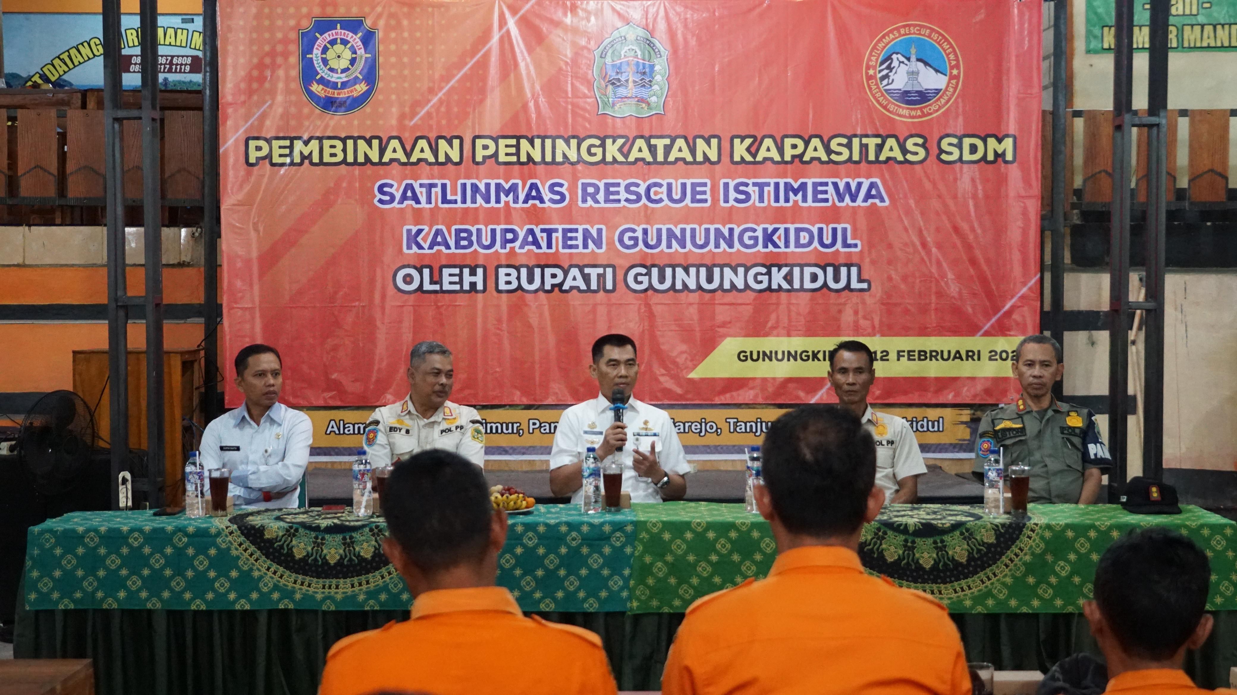 Tak Ingin Ada Lagi Laka Lantas di Pantai, Bupati Sunaryanta Bina Satlinmas Rescue Gunungkidul