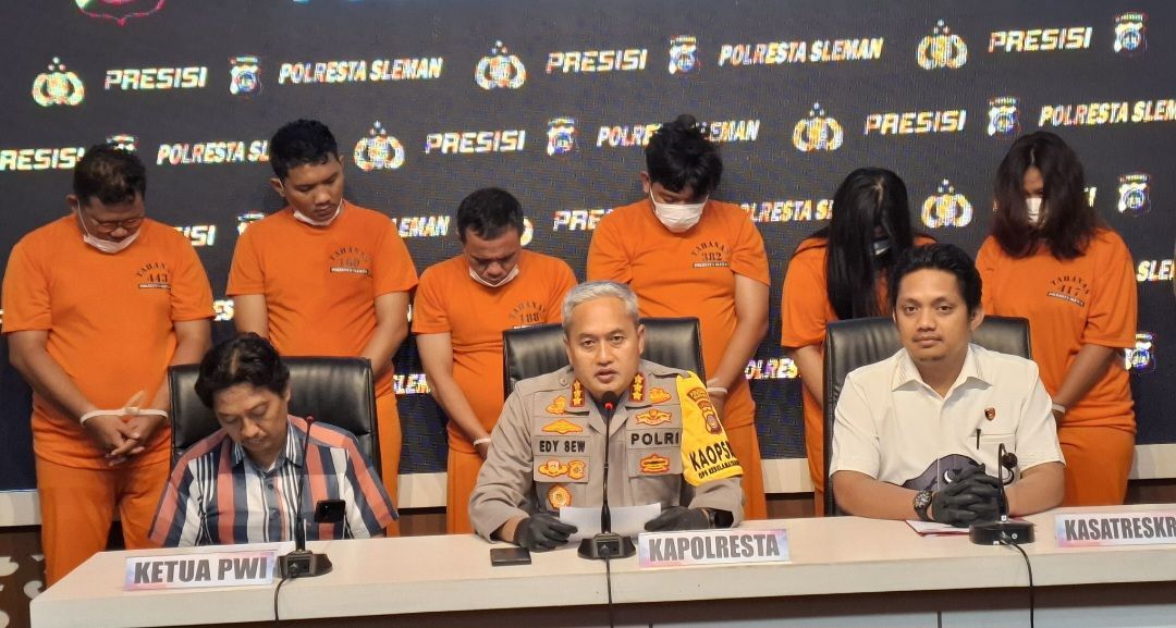 Peras Korban Rp300 Juta, Enam Orang Wartawan Gadungan ditangkap Polresta Sleman