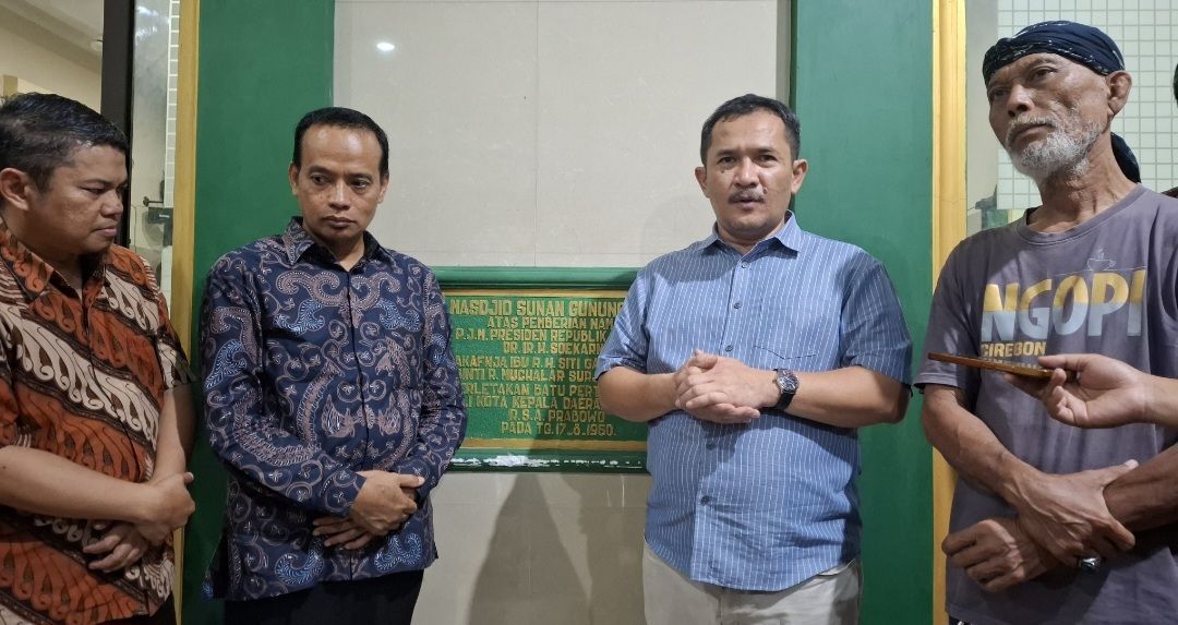 Napak Tilas Sejarah di Kota Cirebon, DPRD DIY Ingatkan Kaum Muda Belajar Sejarah