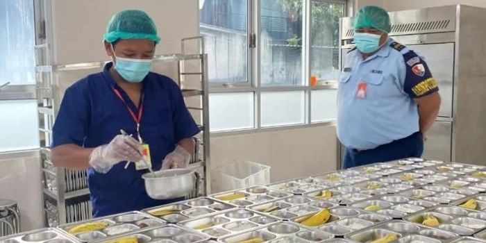 Lanud Adi Soemarno Distribusikan Paket MBG untuk Siswa SMP Angkasa