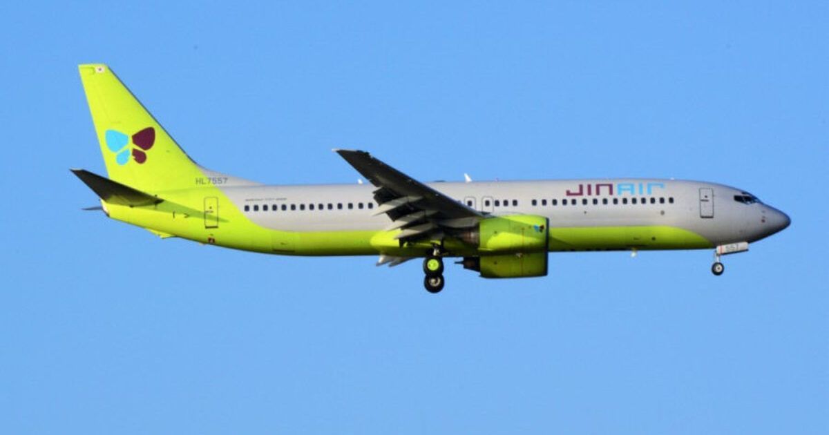 Pesawat Jin Air Korsel Terpaksa Kembali ke Bandara Setelah Diduga Ledakan Mesin