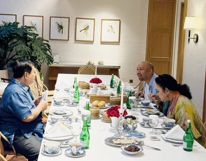 Hangat Banget, Presiden Prabowo Subianto Buka Puasa Bersama Titiek Soeharto dan Didit