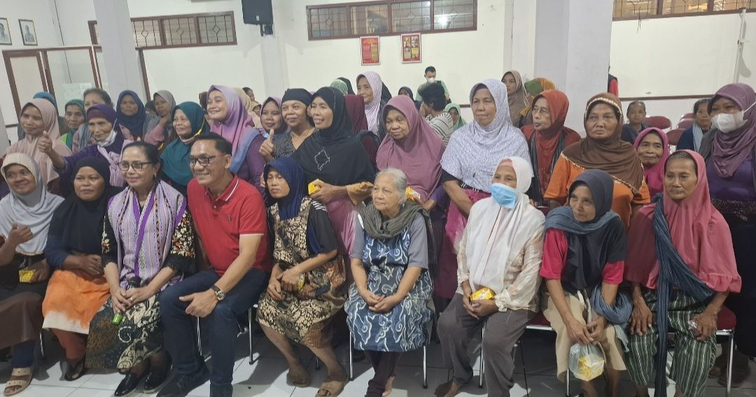 DPR RI Sambangi Ratusan Buruh Gendong Pasar Beringharjo Cek Kesehatan Gratis di Hari Perempuan Internasional 2025