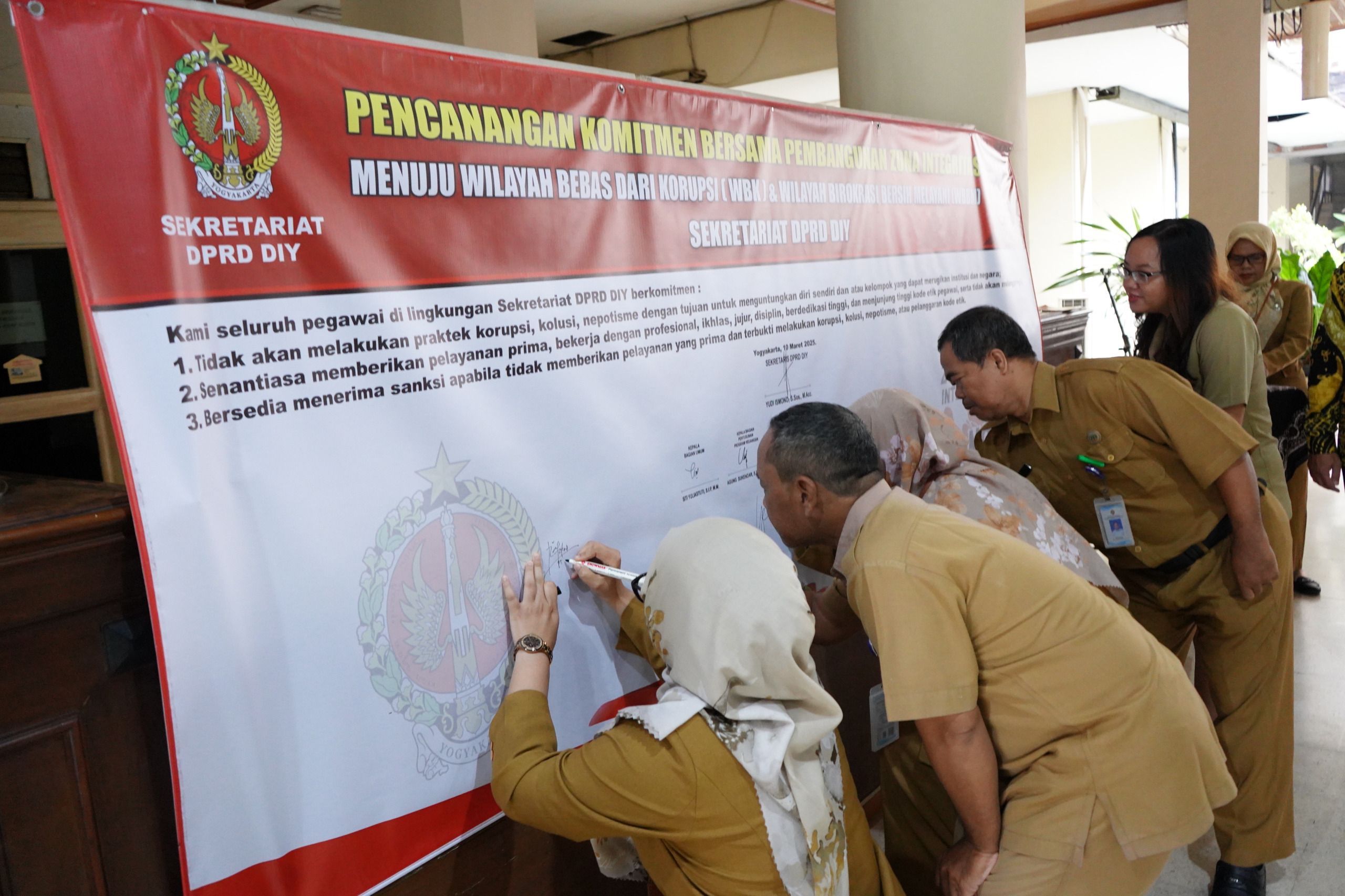 Komitmen Sekretariat DPRD DIY: Birokrasi Bersih, Bebas Korupsi, dan Melayani!