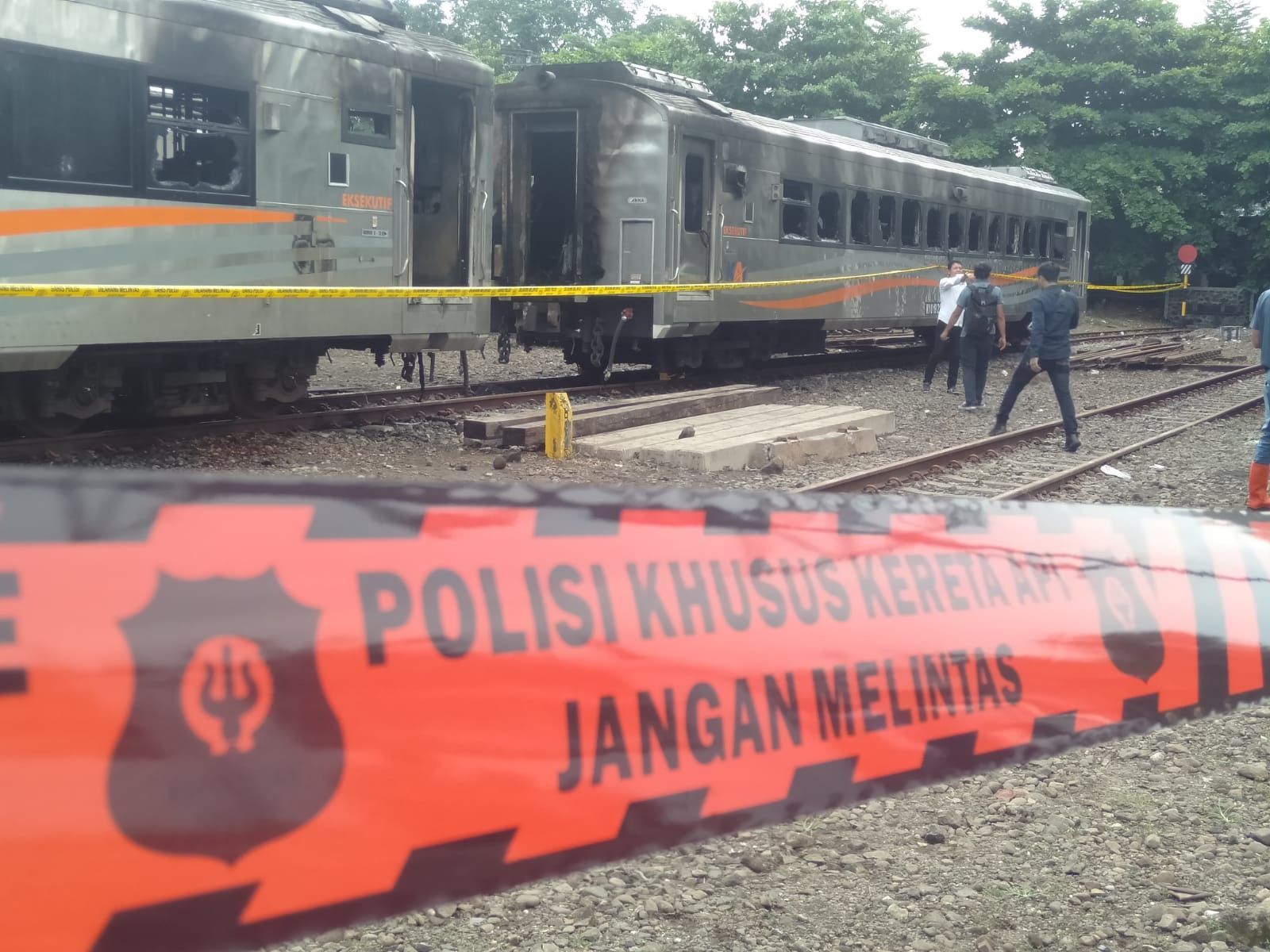 Kereta Terbakar di Stasiun Yogyakarta, Hanguskan Tiga Gerbong Eksekutif