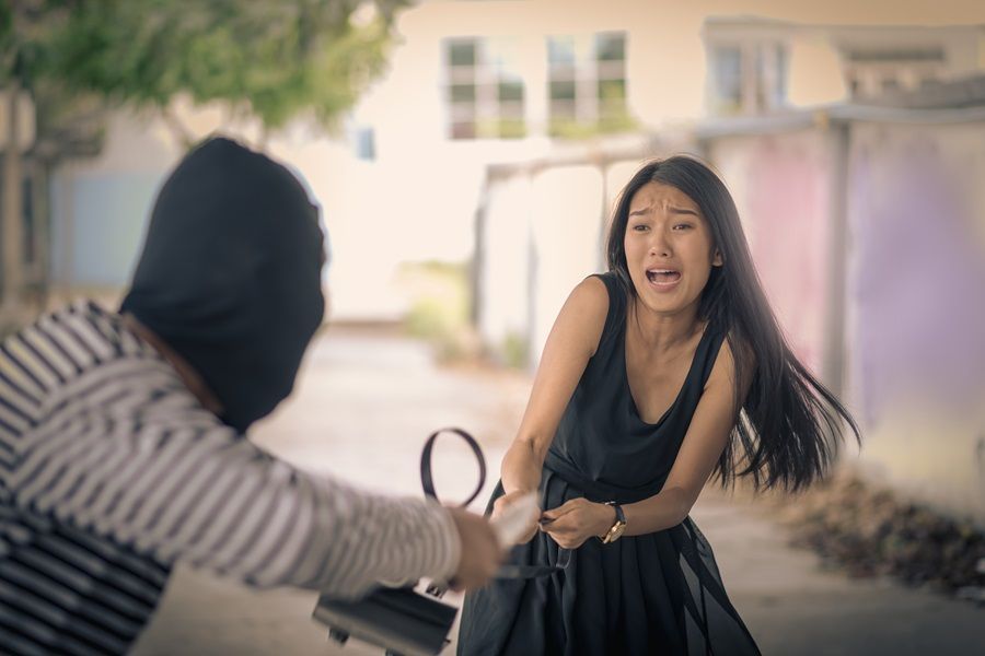 Tas LV Milik Wanita Dijambret di Jakpus, Isinya Hp Mahal hingga Cincin Emas dan Berlian