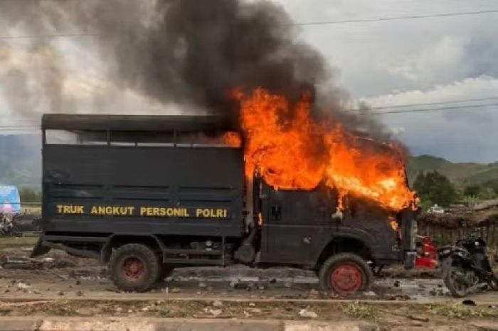 Wamena Memanas, Truk Polisi Dibakar dan 6 Orang Terluka