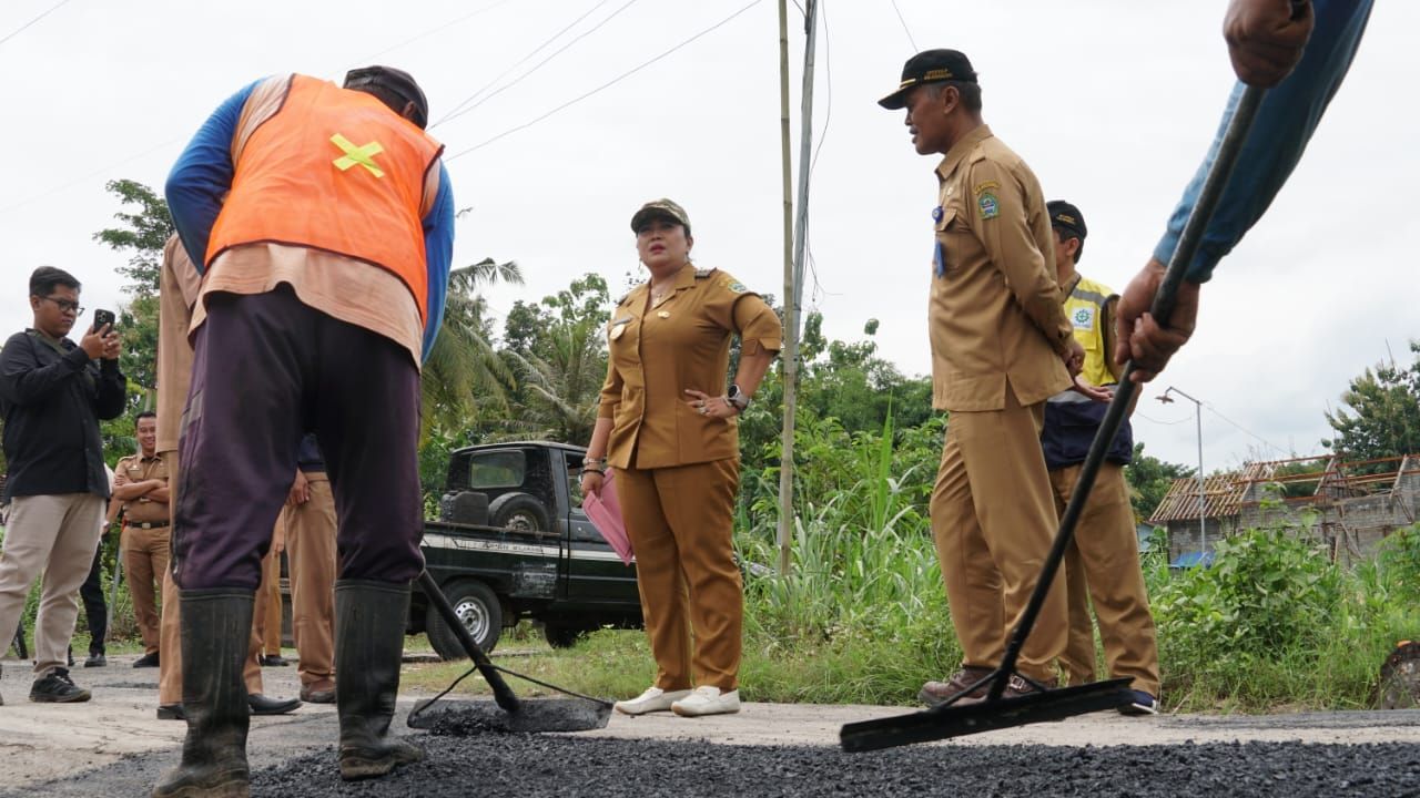 Bupati Endah Tinjau Ruas Jalan Menuju Goa Pindul Gunungkidul, Ini Katanya
