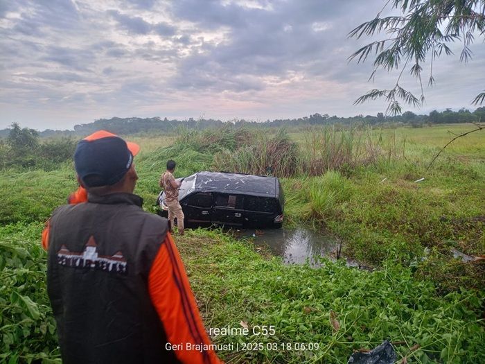 Angin Puting Beliung Sapu Kabupaten Bekasi, Puluhan Rumah Rusak Hingga Mobil Terseret