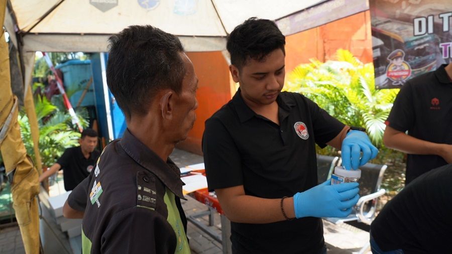 Polda Metro Geruduk Terminal Kalideres Jakarta, Langsung Tes Urine Para Sopir Bus